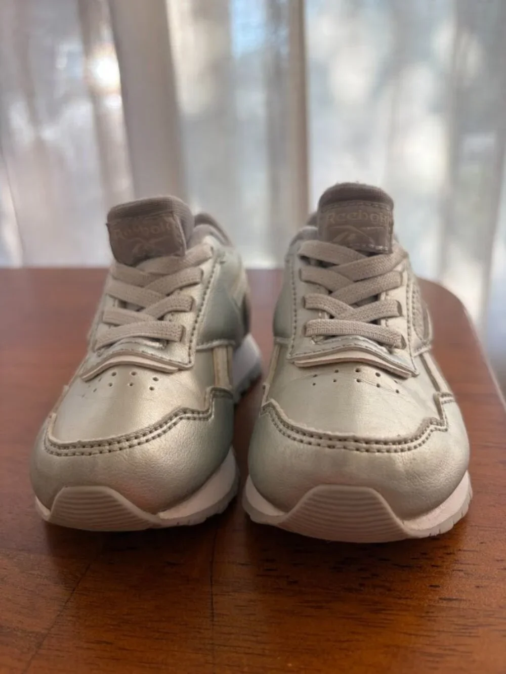 Reebok Sneakers Toddler Girl Size 6 Silver White Slip-on Itty-bitty So Cute!